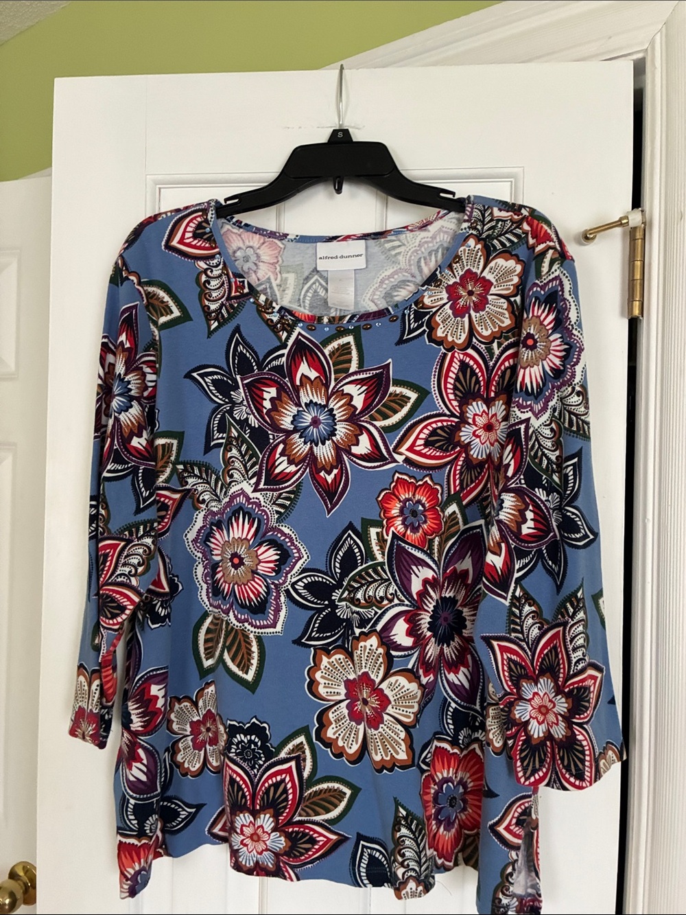 Alfred Dunner Blue Multicolor Floral Scoop-Neck Top